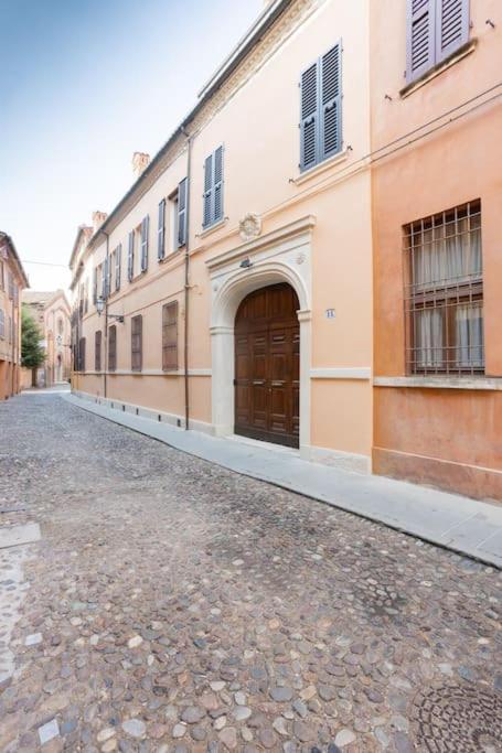 Palazzo Sabbioni Appartamento Lusso Due Camere Soggiorno Cucina Ferrara Exterior foto
